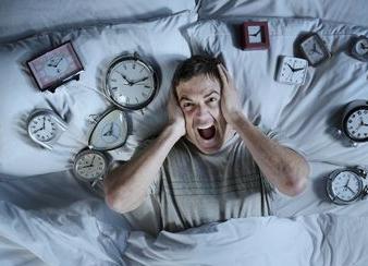 哪些因素容易导致失眠